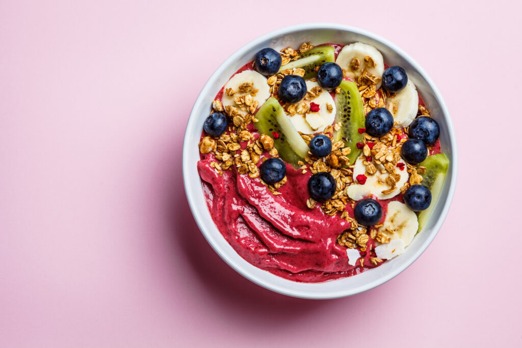 Granola, Greek yoghurt & berry parfait