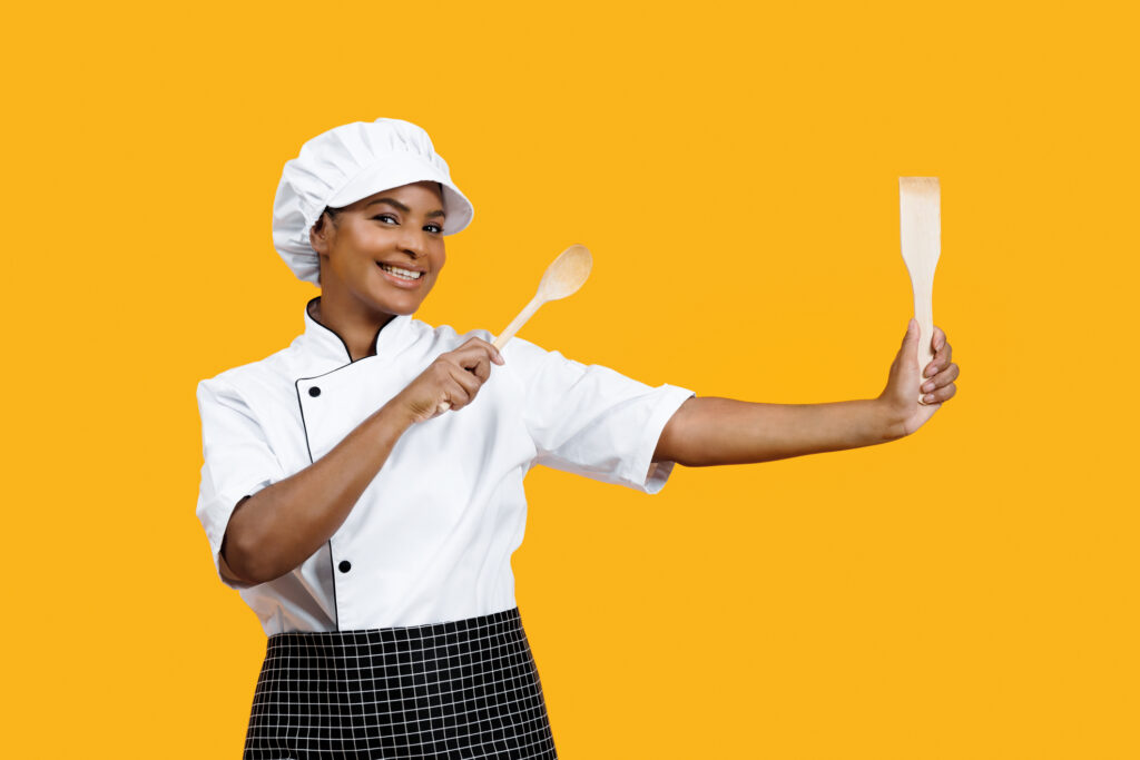 Quinoa puff balls with dark chocolate: a crunchy guilt-free treat