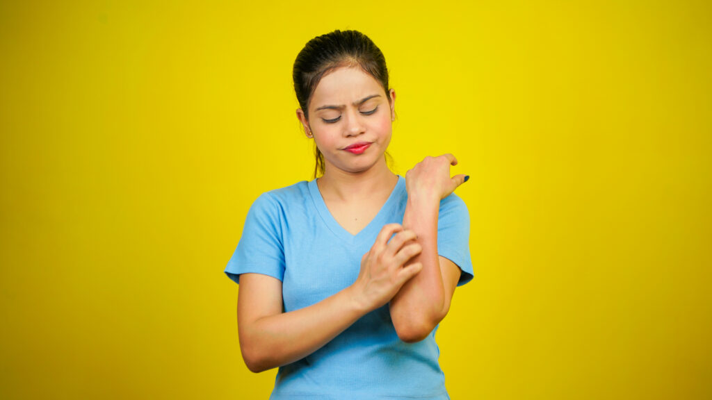 The simple guide to soothing itchy skin naturally